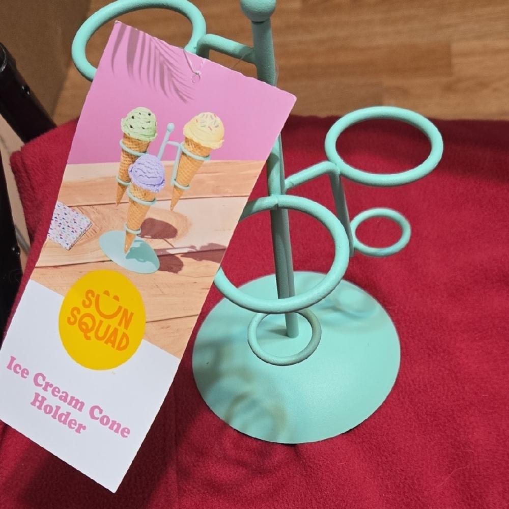 Sun Squad Mint Ice Cream Cone Holder